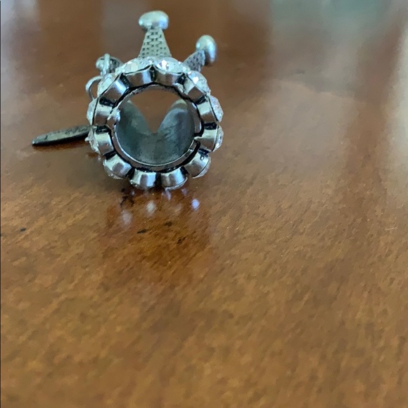 Plunder crown charm - Picture 3 of 6